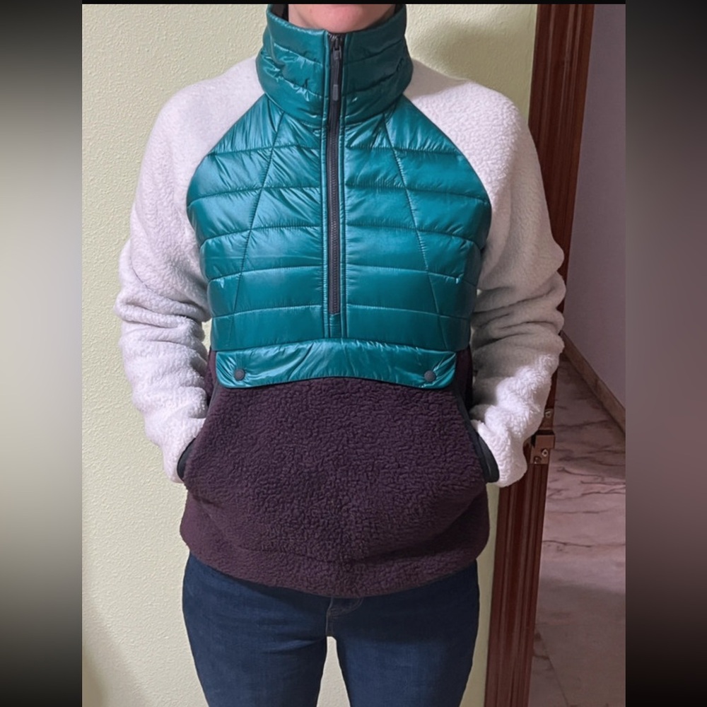 Mountain Hardwear Women's Black Puffer Jacket